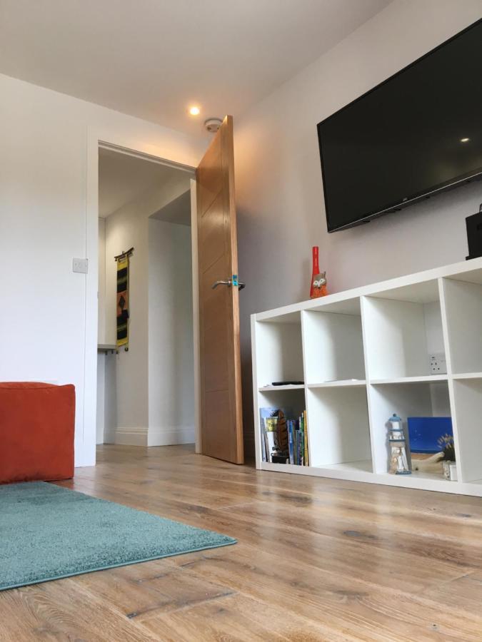 The Wrens Annexe - Stylish Self-Contained 2-Bed Annexe 펜젠스 외부 사진