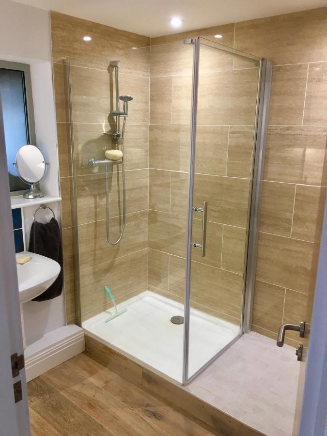 The Wrens Annexe - Stylish Self-Contained 2-Bed Annexe 펜젠스 외부 사진